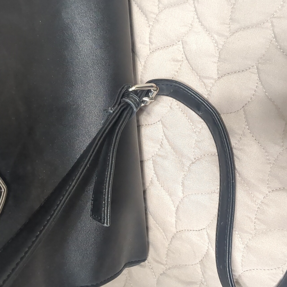 Black Nine West Purse - Picture 5 of 15